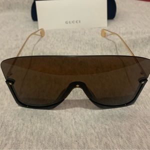 Gucci 9MM Shield Sunglasses Brand New 100% Authentic